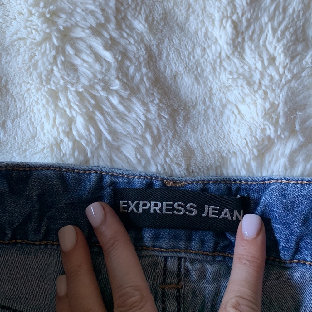 Express denim jean shorts - Picture 4 of 5